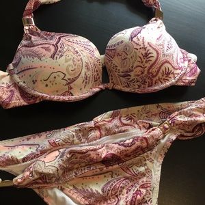 Victoria’s Secret bikini